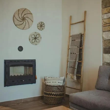 Peri Elxis Luxury 아파트호텔 Mourésion