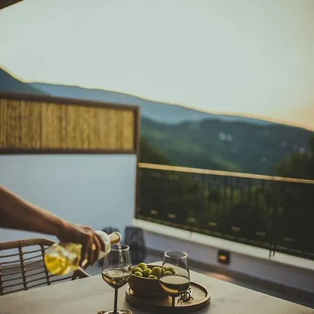 Peri Elxis Luxury 아파트호텔 Mourésion