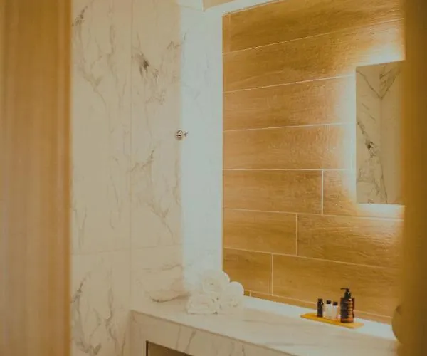 Peri Elxis Luxury Mourésion